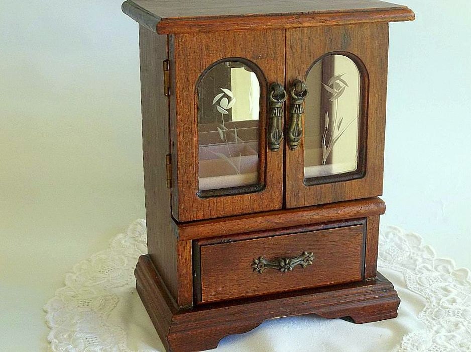 Vintage Jewelry Box Wood Jewelry Box with etched glass