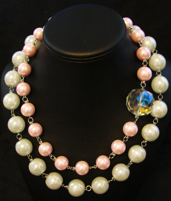 Items similar to Light pink and Pearl Vintage Handmade Necklace on Etsy