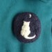 Needle felted white cat brooch, cat brooch, handmade felt, handmade cat brooch, blue wool, blue felt, great Christmas present