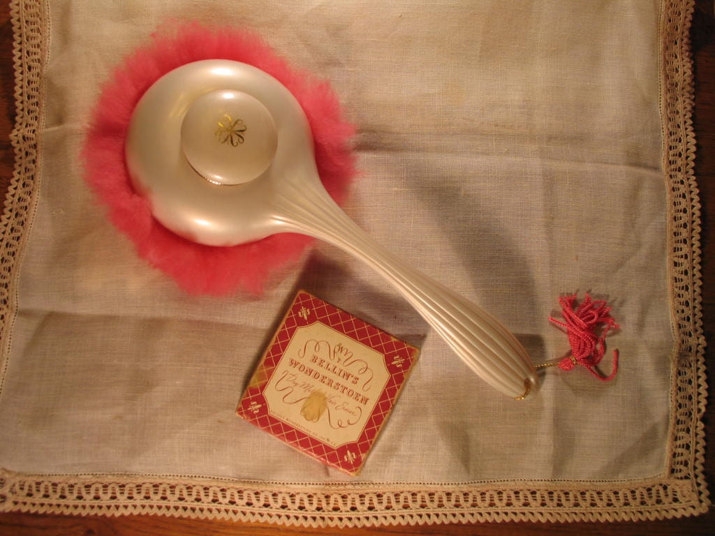 Refillable Pearlescent Powder Puff Long Handle