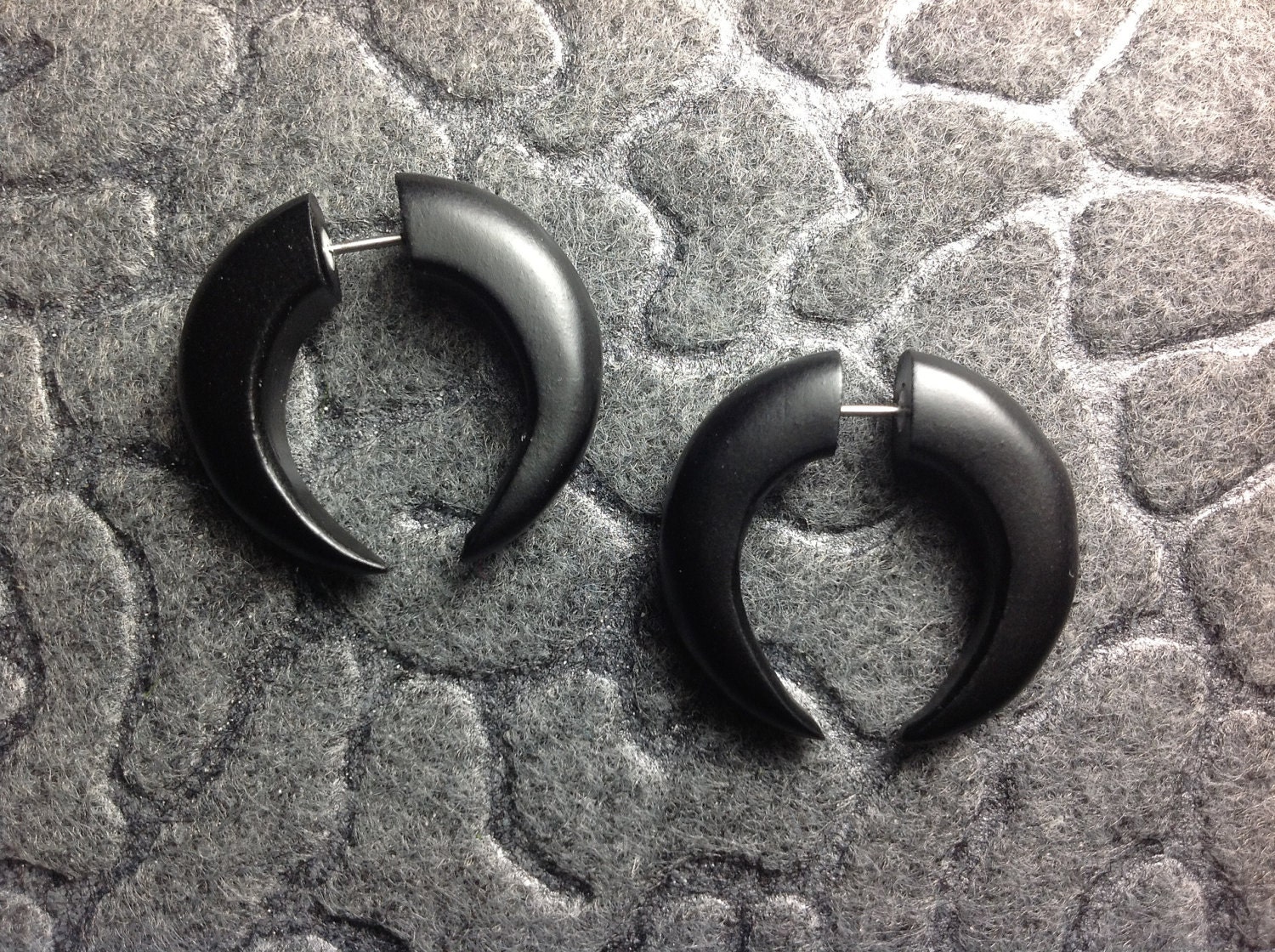 Fake Gauge Earrings Pincherstyle Sono Wood