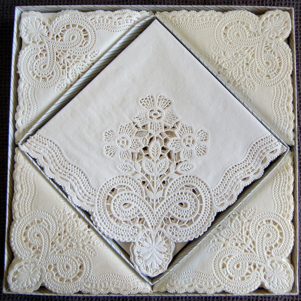 48 Devon Lace Paper Napkins by Freund Mayer