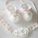 Crochet baby booties and headband. Cristening booties headband. White baptism baby set. White booties for newborn. Booties for baby girl.