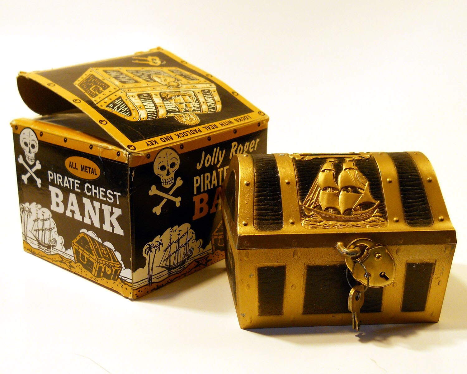 Vintage Pirate Bank Metal Jolly Roger Pirate Chest Coin Bank