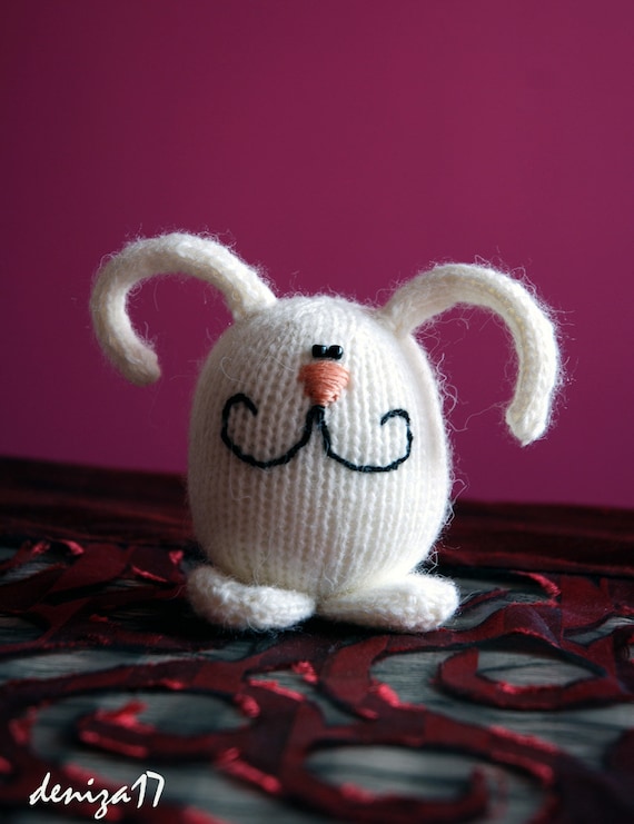 Easter Bunny easy knitting pattern knitted round by deniza17