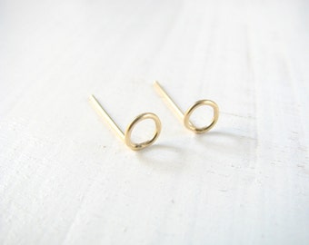 Circle stud earrings, gold post earrings, small post earrings, Gold stud earrings, 14k gold filled earrings, everyday earrings