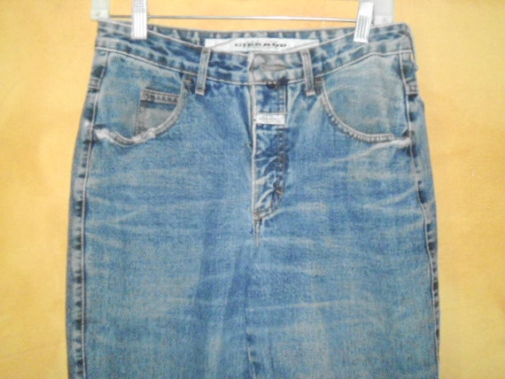 SALE 80s WoMeNs / JunioRs GirBauD JeaNs MiD RisE by sundustvintage