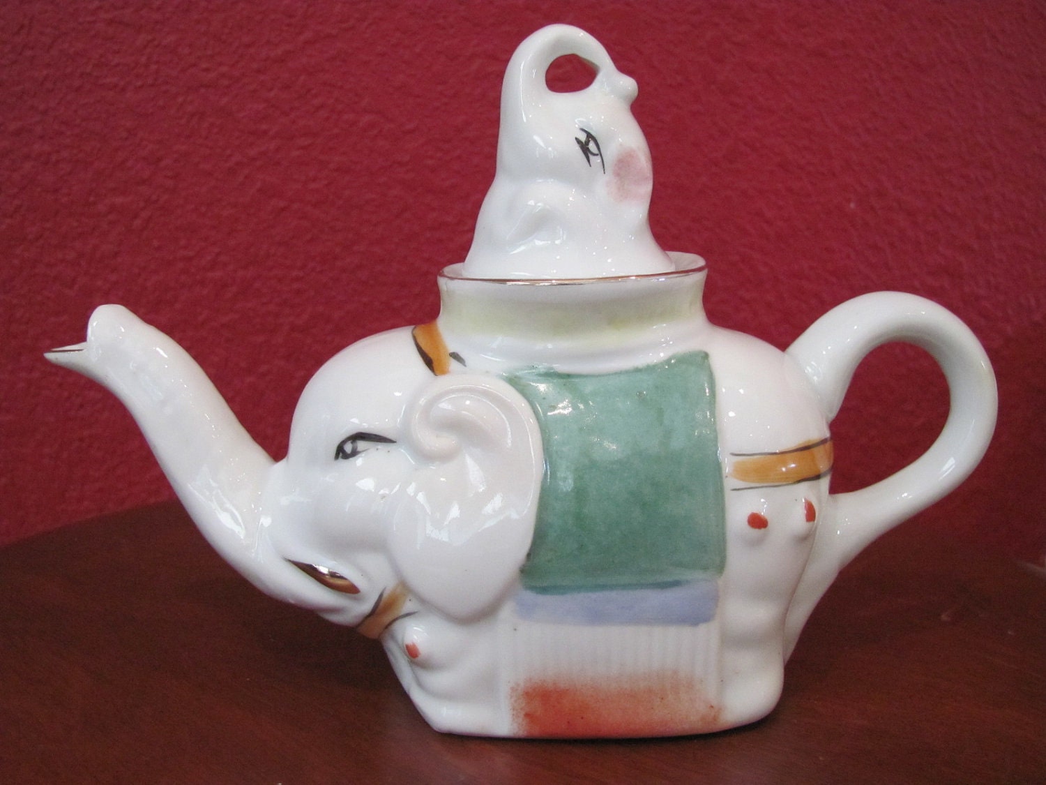 Vintage Ceramic Elephant Teapot decorative w/Gold trim approx