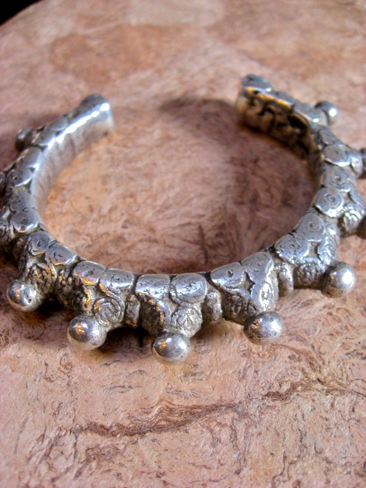 Antique Indian Gujarati Silver Bracelet from 1920s with