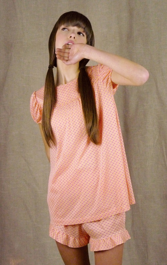 Vintage 1960s babydoll pajamas 2 pc.