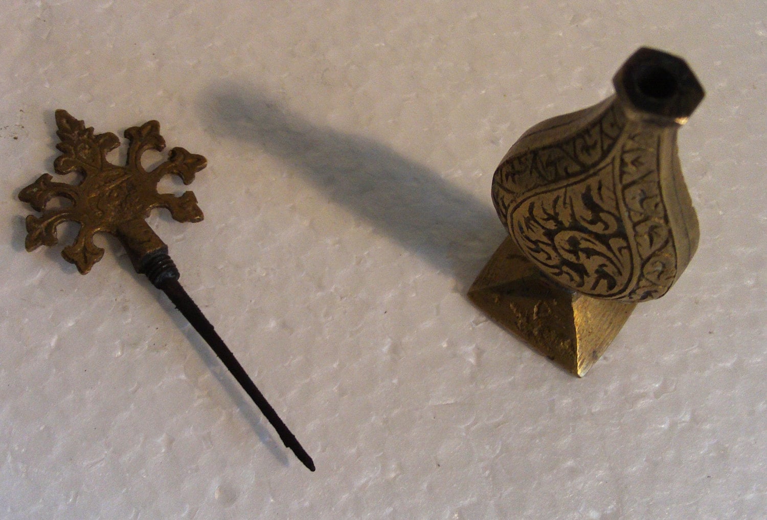 Antique Arabic KOHL BOTTLE SOLID metal brass / bronze eyeliner