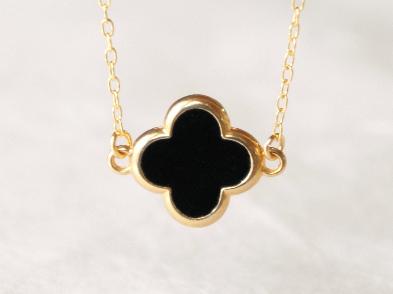 Qinpan Four Leaf Clover Jewelry Set - 14K Gold Plated Necklace & Stud Earrings With Chalcedony