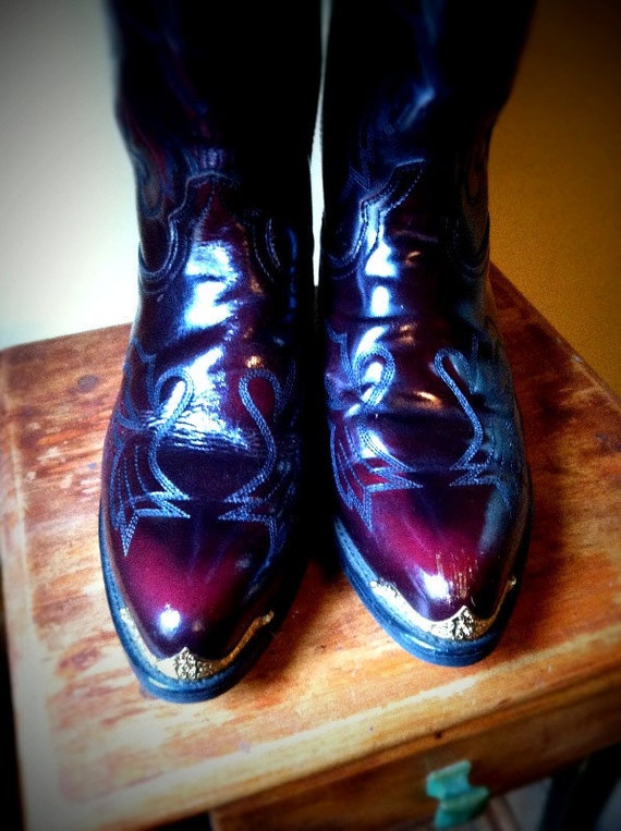 Men's Durango Cowboy boots size 11EE Burgundy gold tip