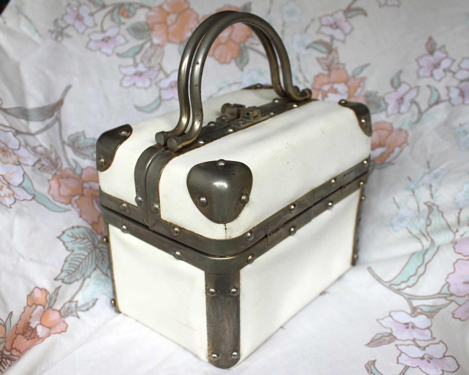 Vintage White Leather Delill Hatbox/Train Case Purse