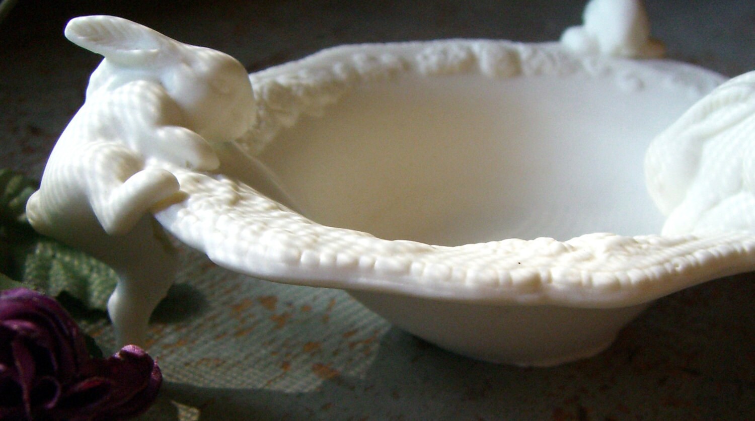 Bowl / Dish Bunnies White Rabbits Roses Soap Dish Jewelry
