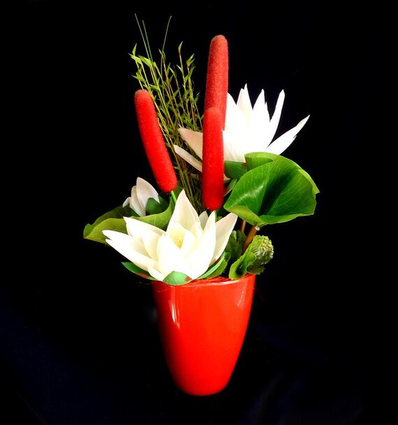 Items similar to Floral Arrangement Water Lilies on Etsy