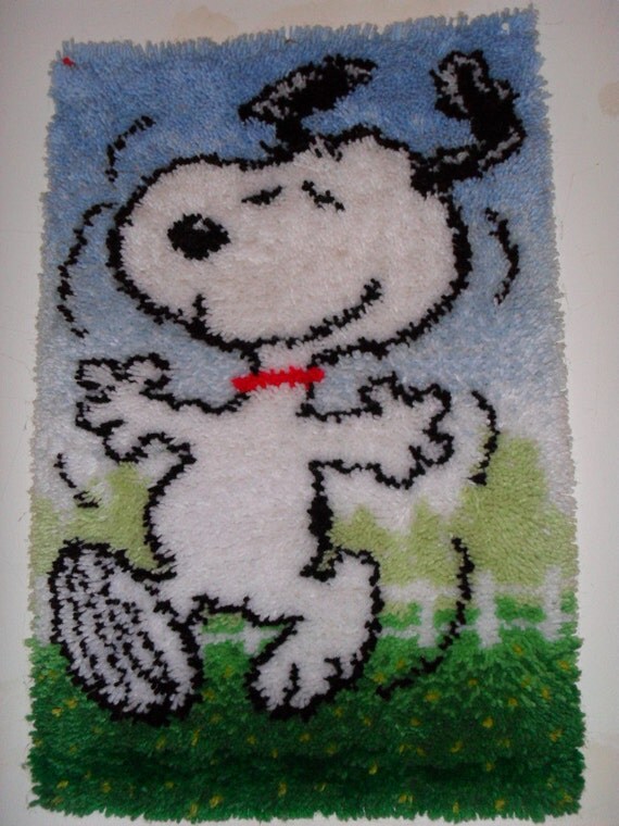 Snoopy / Finisdhed Latch Hook Rug