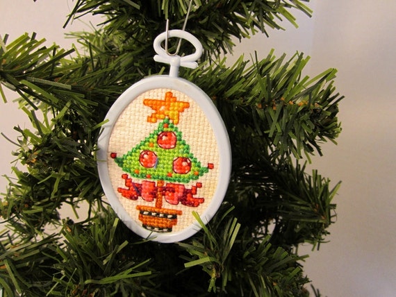 Folk Art Christmas Tree Ornament