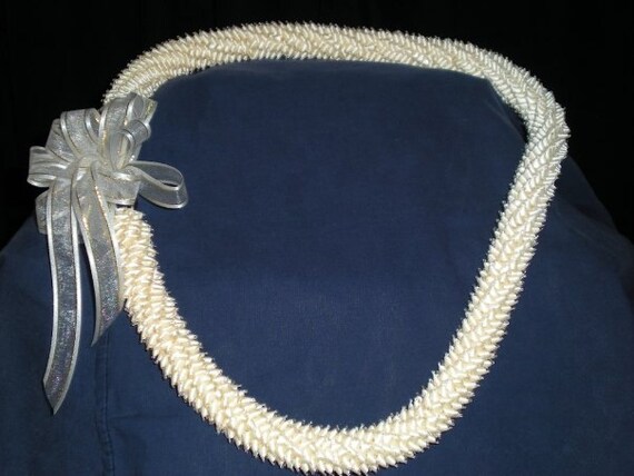 Items Similar To Hawaiian Pikake Ribbon Lei On Etsy 