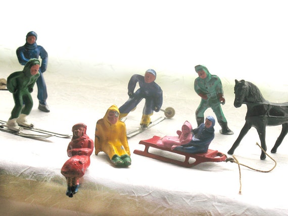 mini ski figures