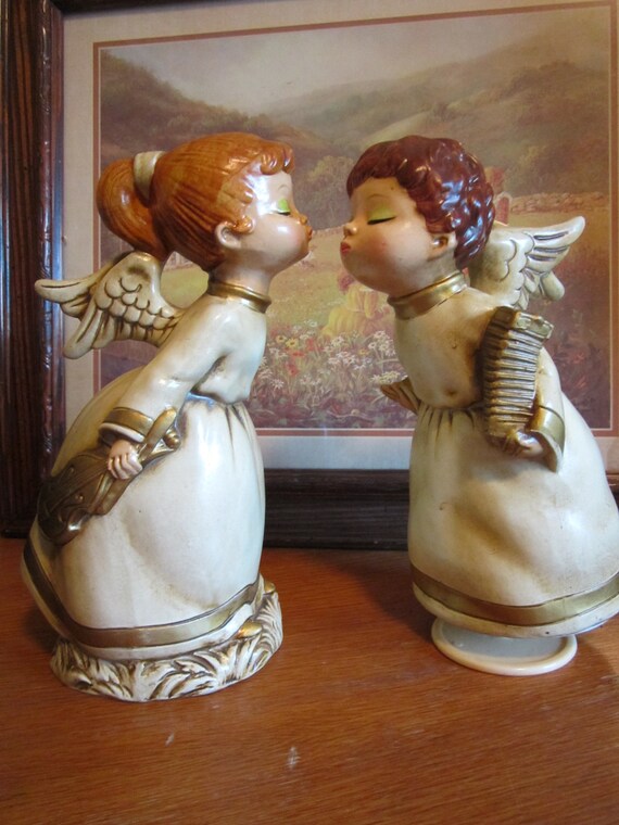 Angel Cherub Figurines Girl and Boy Kissing Angels Boy is