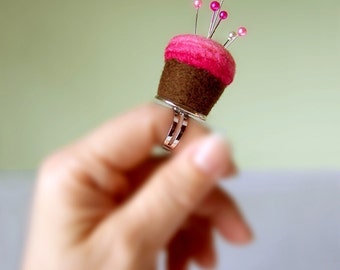 Pincushion Ring - Chocolate and Strawberry