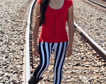 SALE Graphic tee for women, womans tops tshirts, silkscreen womens t-shirt, womens tees, tops & tees - S-XL, red tshirt strings design