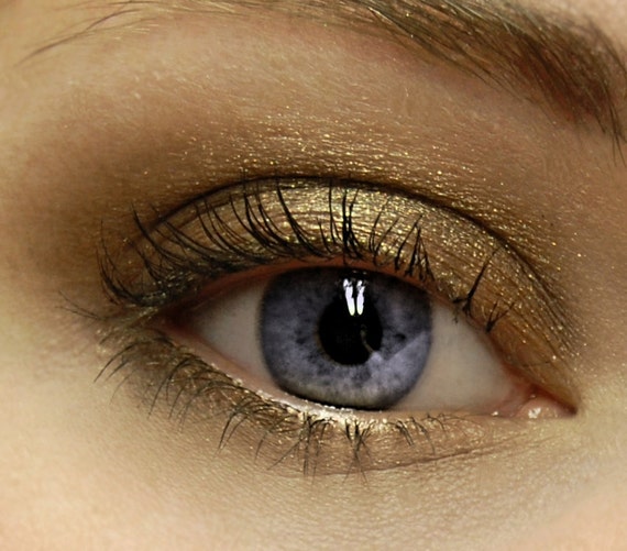 How To Apply Gold Eyeshadow - Video Dailymotion