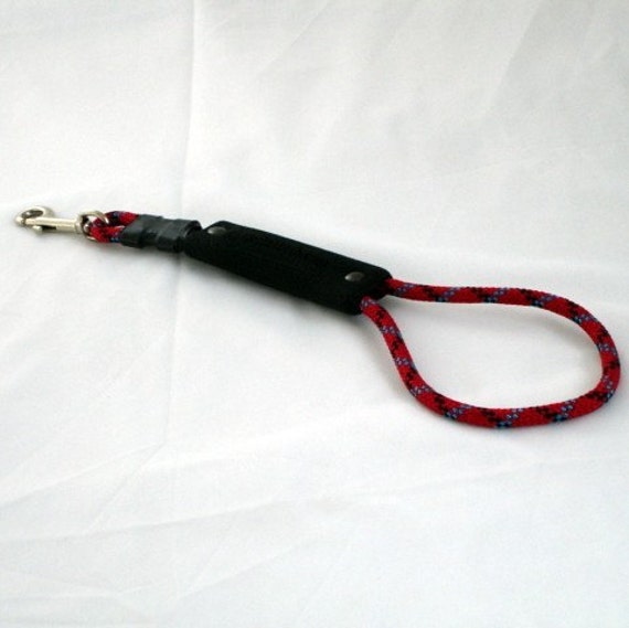 short dog leash with ergonomic handle perfect for training