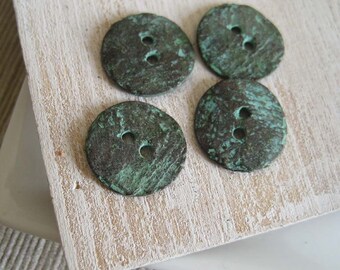 metal buttons metal casting , textured rustic flat round , with green patina finish on antiqued copper 16 mm ( 4 pcs ) 6am10015