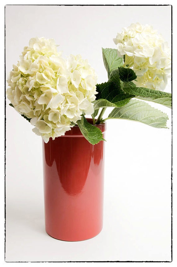 Vintage Mod Red Ceramic Cylinder Vase by TheVintageRhino on Etsy