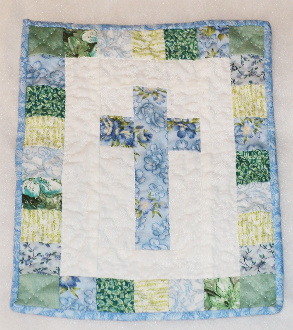 Mini Cross Quilt for Easter Decoration Blue