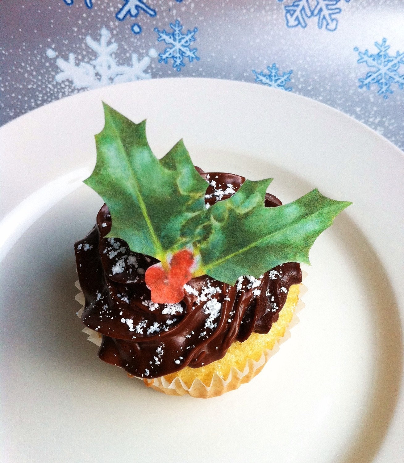 Edible Holly Berries 20 Christmas decorations by SugarRobot