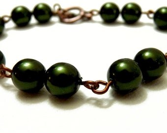 Delicate Dark Hunter Green Pearl Chain Bracelet