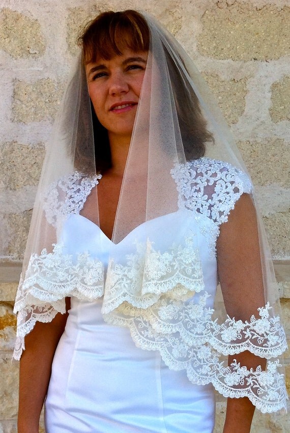 Lace Bridal Veil with Beaded Scalloped lace Edge in two