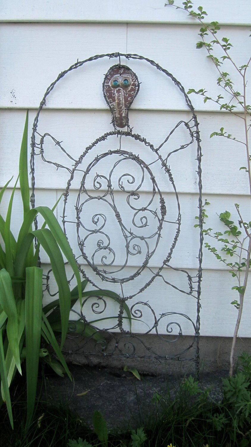Glass Eyed Turtle Barbed Wire Trellis Garden Art Made to Order