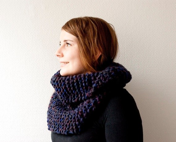 Women's Hand Knitted Ribbed Snood - Pistachio