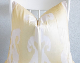 Brunschwig Fils Surabaya - Large ikat yellow white - 22x22 ombre designer pillow cover