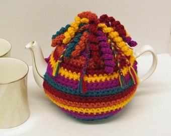 Crochet pattern for Tea Cosy / Cozy trimmed with spirals and braids - INSTANT DOWNLOAD .pdf