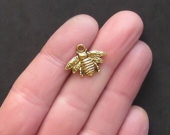 10 Bee Charms Gold Tone Simply Stunning - GC029