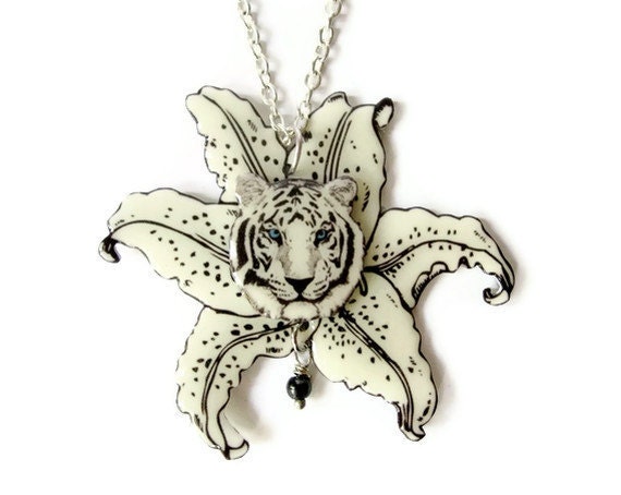 https://www.etsy.com/uk/listing/101774786/tiger-lily-necklace-talking-flower-beige