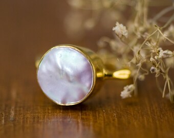 Natural White Pearl Ring Gold, June Birthstone Ring, Solitaire Ring, Stacking Ring, Gold Ring, Round Ring, Gift for Her, Mothers Day Gift