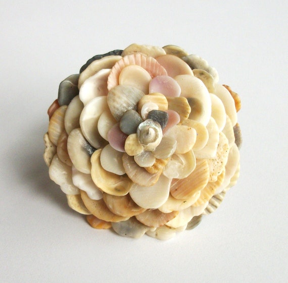 Items similar to Seashell Ring, Shell Flower Jewelry on Etsy
