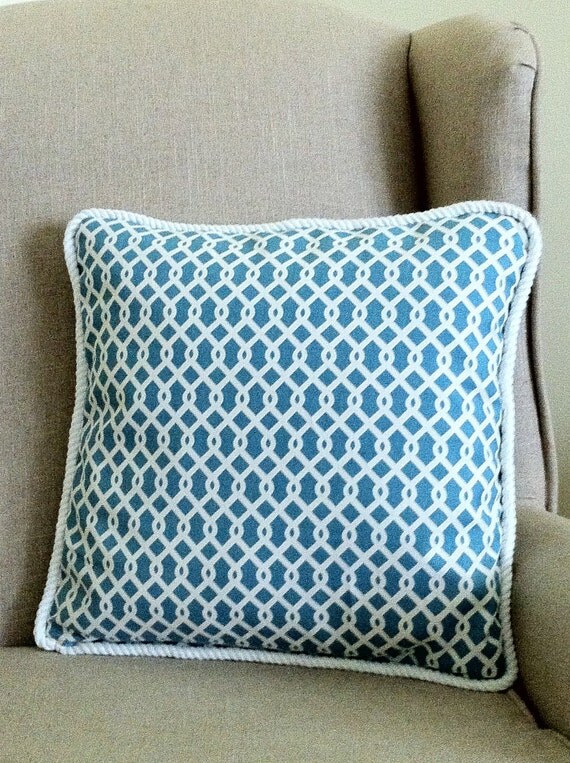 Items similar to Accent Pillow in Blue Knot Print on Etsy