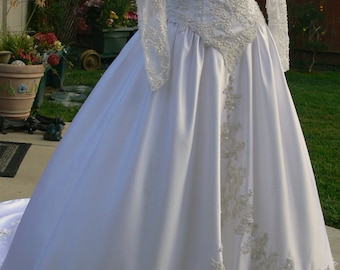 Oops The Hilton Wedding Dress with Pearls and white roses and long Train size 2