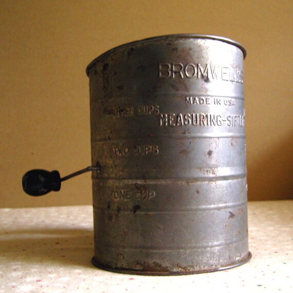 Vintage Bromwell Flour Sifter 3 Cup Sifter 1940s Kitchen