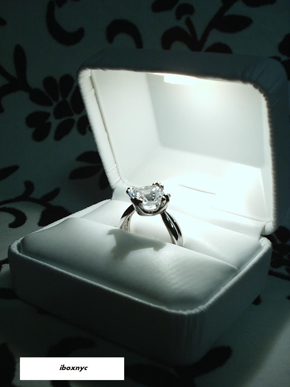 50 Unique Engagement Ring Box with Light Anschauung ...