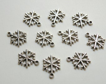 10 Christmas Snowflake metal charms 20x16mm Snowflake5 KA8159