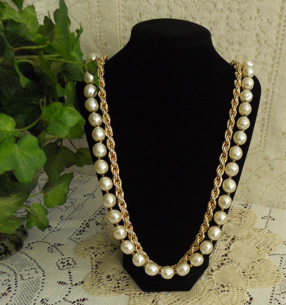 Items similar to Vintage Pearl Gold Neclace/ Double Chain/ Vintage ...