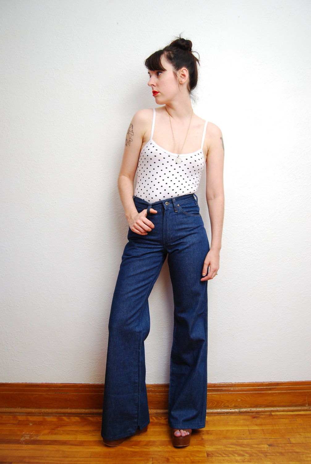 vintage 1970s / rare Wrangler / bell bottoms / jeans / by YeYe